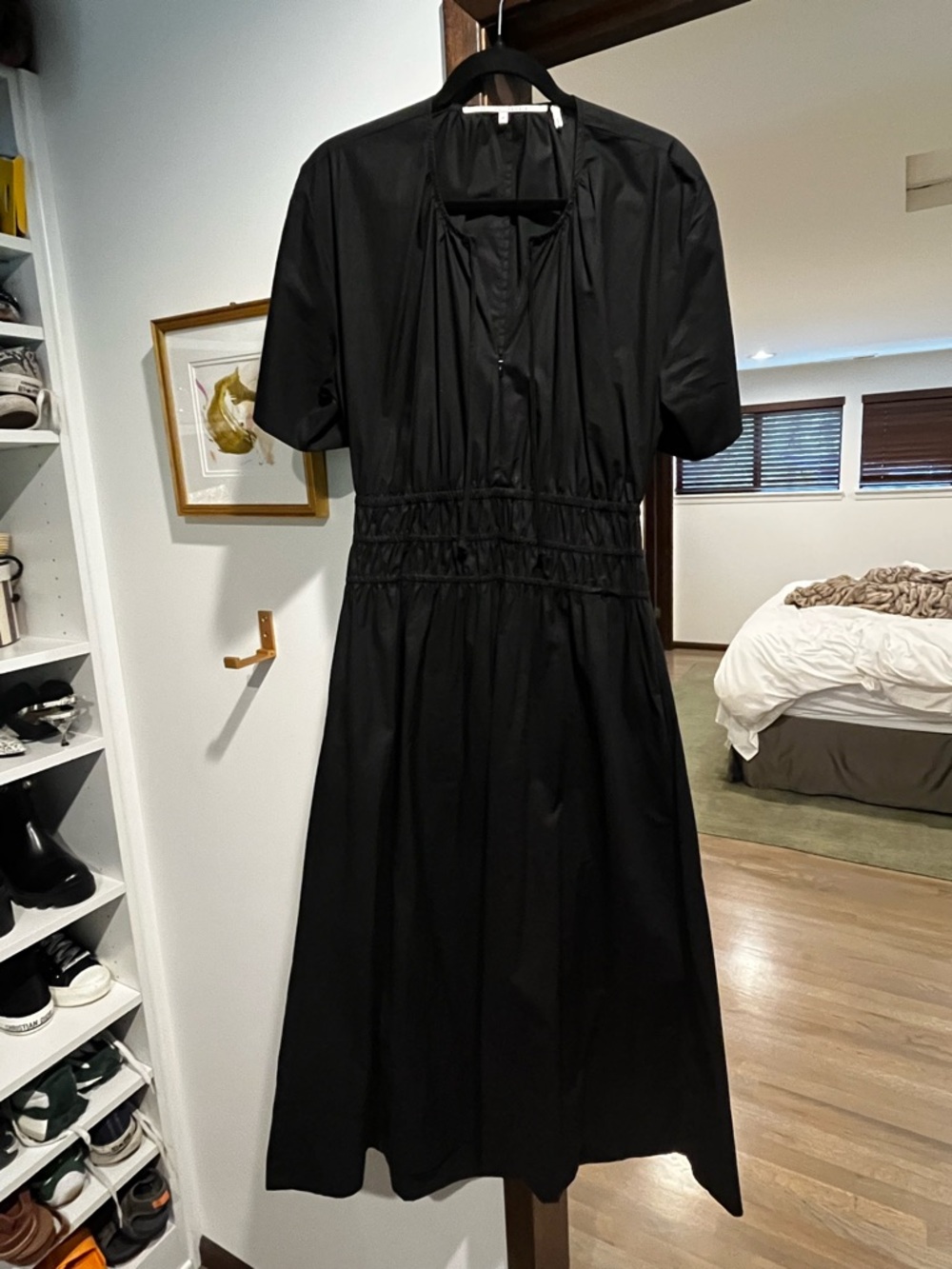 Casual Black Midi Dress with Gathered Waist and peekaboo back